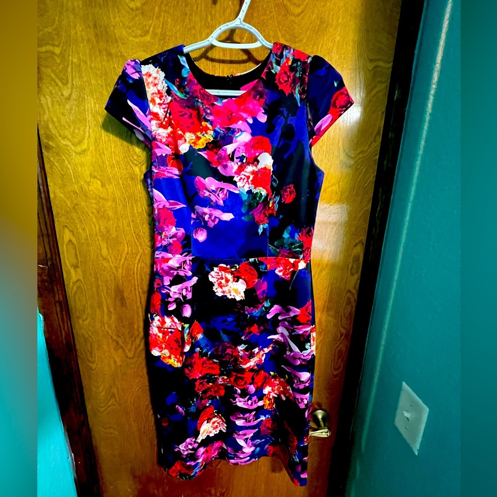 Betsey Johnson Floral Pencil Dress size 8